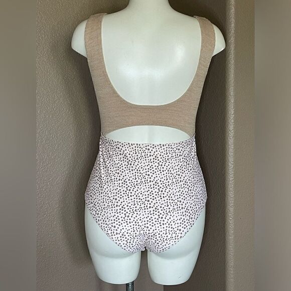 One piece knit swimsuit size M - Picture 3 of 5